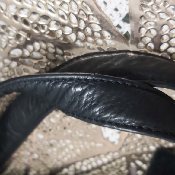 Danier Purse - Picture 13 of 14